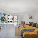 Vallis Villa