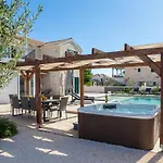 Vallis Villa Zaton