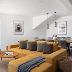 Vallis Villa *