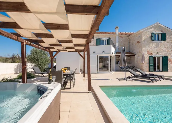 Vallis * Zaton (Sibenik-Knin)